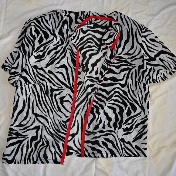 Sheri Martin Open Front Zebra Print Blouse – Size 10P – Red Accent – Shoulder Pa - Picture 1 of 3